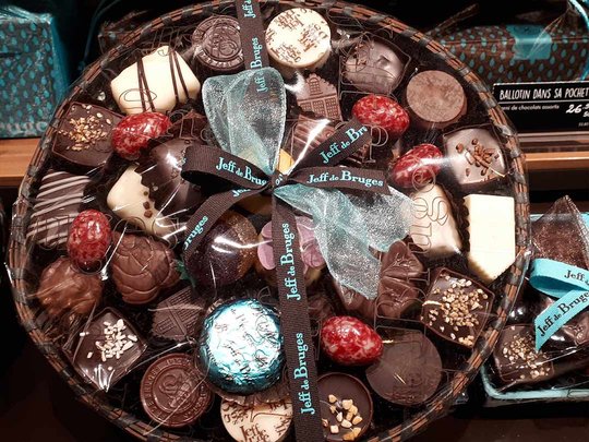 2 coffrets de chocolats Jeff de Bruges offerts