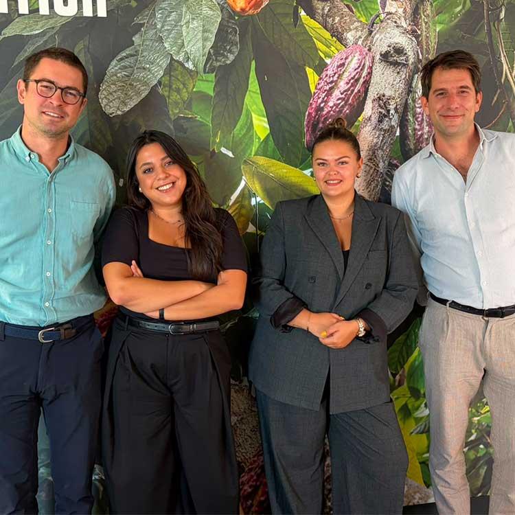 photo de l'équipe développement, de gauche à droite : Grégoire - Hind - Chloé et Florian