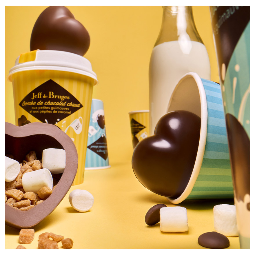 3 Hearts 'Hot chocolate bomb' and its small marshmallows by Jeff