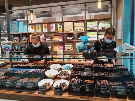 【apple】ジェフ　ド　ブルージュ　パテ　ド　フリュイ　940g Chocolatier Jeff de Bruges Paris Saint Charles